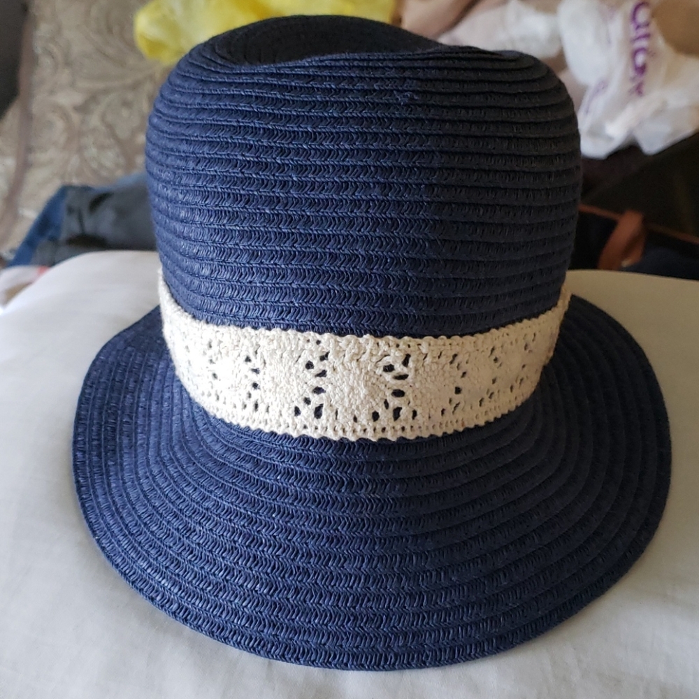 Navy blue hat - Picture 2 of 4